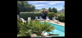 PETIT COIN DE PARADIS, VILLA AVEC PISCINE.